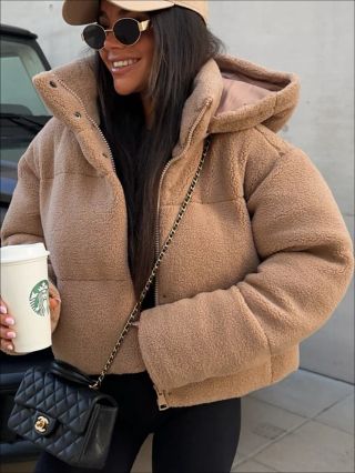 🧸TEDDY - stále TRENDY 🧸 Dámska bunda s odnímateľnou kapucňou Cena 64.90€ • materiál 100% polyester • zapínanie na zips a...