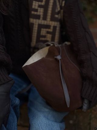 Dámska elegantná kabelka z pravej brúsenej kože * made in Italy Cena 129.90€ + dodatočná ZĽAVA -15% • súčasťou je taštička...